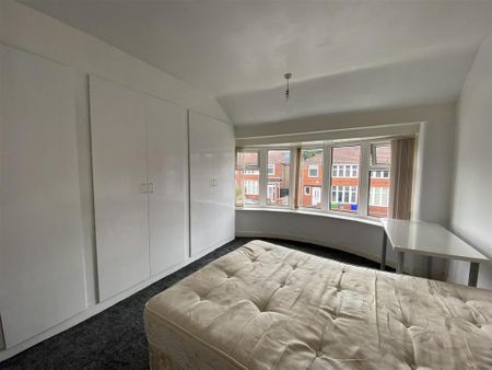 3 bedroom private hall to rent - Photo 3