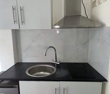 Studio to rent - Photo 2