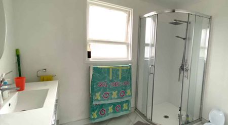 3 Bedroom Home in Redwoodtown - Photo 5