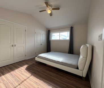 For Lease - 1339 Pinegrove Road Unit# 2, Oakville, Ontario - Photo 4