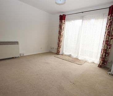 1 bedroom Semi-Detached House to let - Photo 3