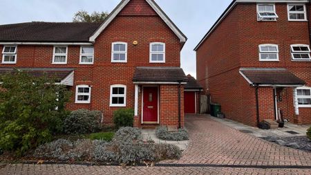 3 bedroom semi-detached house to rent - Photo 5