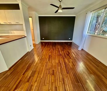 3 BEDROOM TOWNHOUSE IN THE PBC CATCHMENT ZONE! - Photo 1