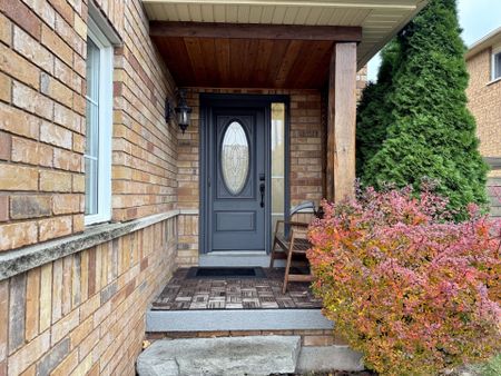 For Lease - 2334 Newcastle Crescent, Oakville, Ontario - Photo 5