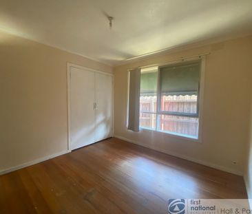 6 Cochrane Avenue, Keysborough - Photo 4
