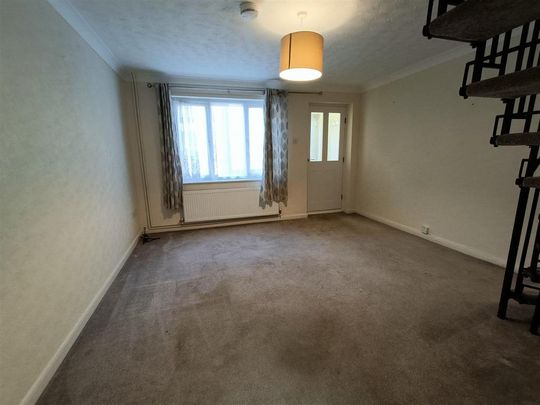 2 bedroom end of terrace house to rent - Photo 1