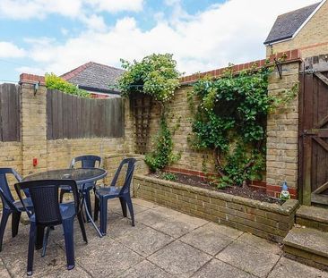 4 bedroom terraced house to rent - Photo 4