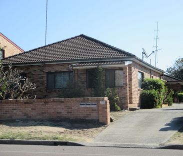 RENOVATED FLAT IN ETTALONG - Photo 4