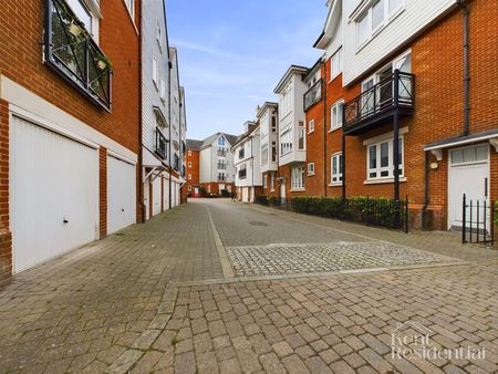 1 bed flat to rent in Tannery Way North, Canterbury, CT1 - Photo 2