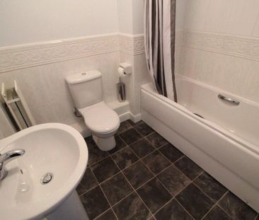 2 bedroom flat to rent - Photo 6