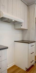 Beau 4 1/2 récent, demi sous-sol, style semi-détaché ! - Photo 3