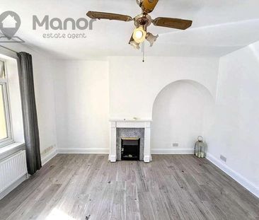 Stevens Road, Dagenham, RM8 - Photo 2