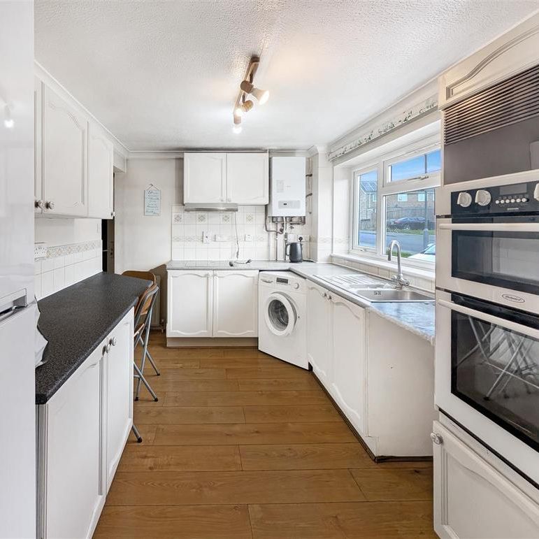 3 bedroom semi-detached house to rent - Photo 1