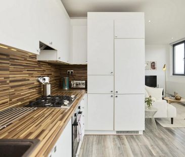 2 bedroom flat to rent - Photo 2