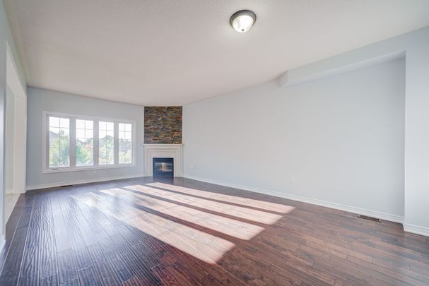 For Lease - 146 Art West Avenue, Newmarket, Ontario - Photo 1