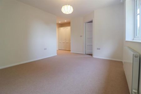 4 bedroom detached house to rent - Photo 4