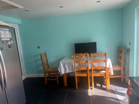 1 bedroom in a house share to rent - Photo 1