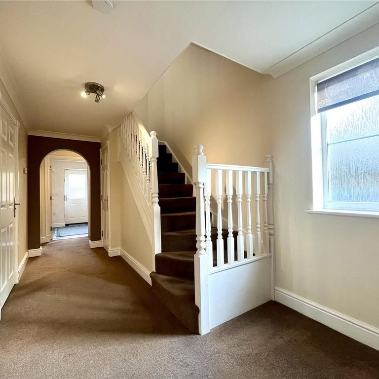 4 bedroom semi-detached house to rent - Photo 1