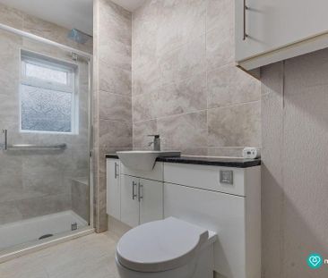 3 bedroom end of terrace house to rent - Photo 4