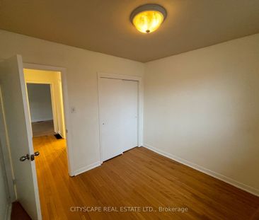 Townhouse For Lease | E8118624 - Photo 2