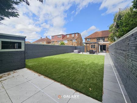 3 bedroom semi-detached house to rent - Photo 2
