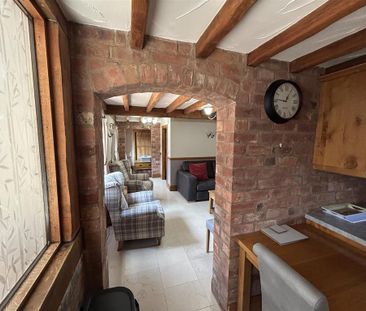 1 bedroom cottage to rent - Photo 2