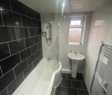 4 bedroom terraced house to rent - Photo 6