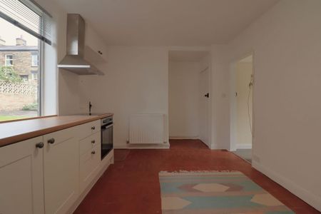 3 bedroom end of terrace house to rent - Photo 5