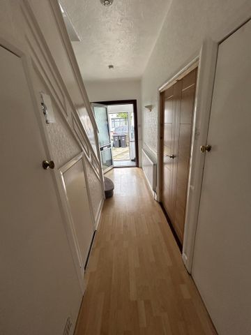 6 bedroom end of terrace house to rent - Photo 5