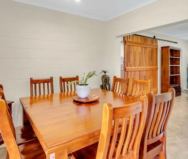 Fantastic 4 bed solid masonry block home! - Photo 2