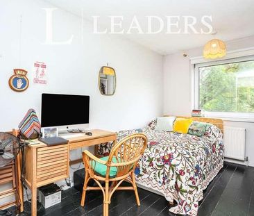 Hull Court, Grove Lane, London, SE5 - Photo 4