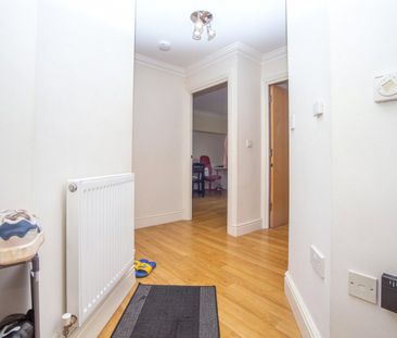 Brookbank Close, - Photo 2