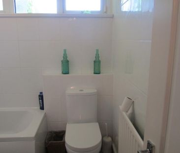 1 bedroom ground floor flat to rent - Photo 6