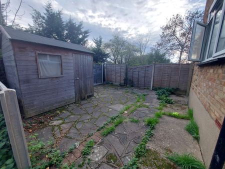 2 bedroom maisonette to rent - Photo 2