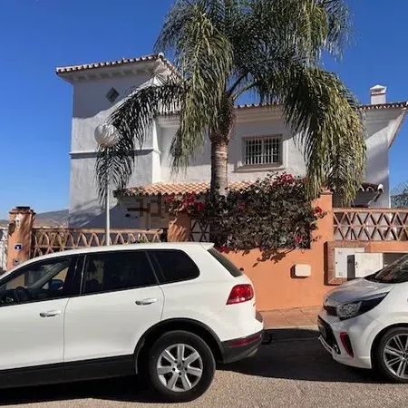 Alquiler de casa o chalet independiente en Urbanización Cerrado del Aguila - Photo 1