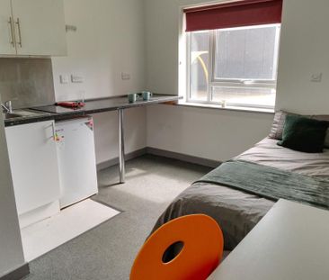 Studio to rent - Photo 5