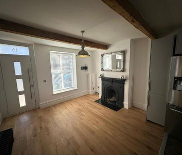 3 bedroom terraced house to rent - Photo 3