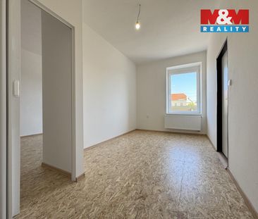 Pronájem bytu 3+1 85 m², Petra Bezruče 137, Pečky - Fotografie 6