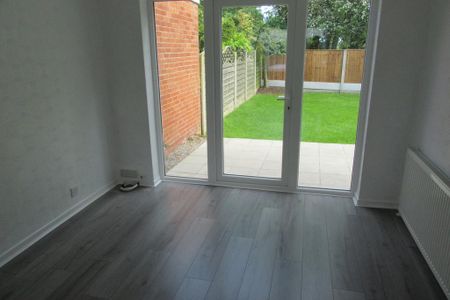3 bedroom semi-detached house to rent - Photo 5