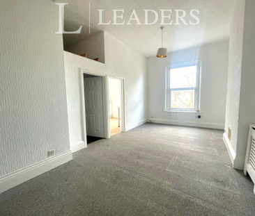 Studio to rent - Photo 2