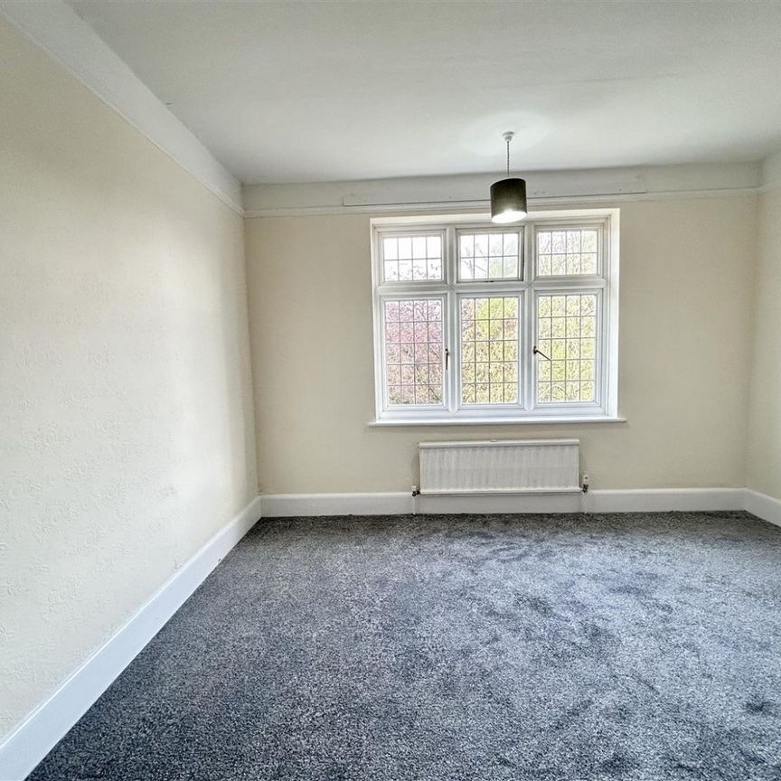 1 Bedroom Room To Let - Photo 1