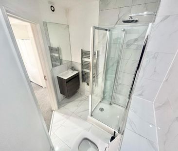 1 bedroom in a flat share to rent - Photo 5