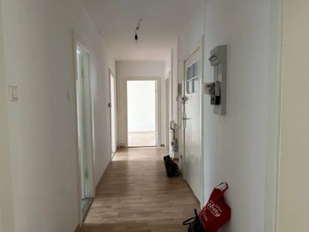 Großzügig geschnittene Balkonwohnung in grüner und ruhiger Wohnlage ***Laminat***2 Bäder*** - Photo 2