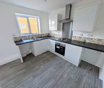 A 3 Bedroom Terraced - Photo 6