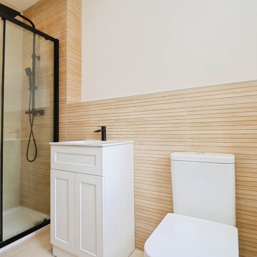 Oak Road, Bebington - Photo 1