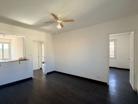 Location Appartement 3 pièces 54m² TOULON 83000 - Photo 2