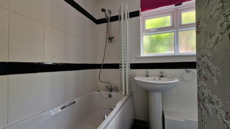 2 bedroom end of terrace house to rent - Photo 5