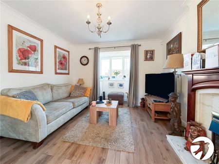 4 bedroom detached house to rent - Photo 3