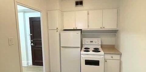 Studio - Westmount - $1,200 /mo - Photo 2