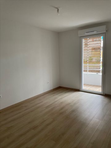 Location Appartement 2 pièces 42m² - Photo 2